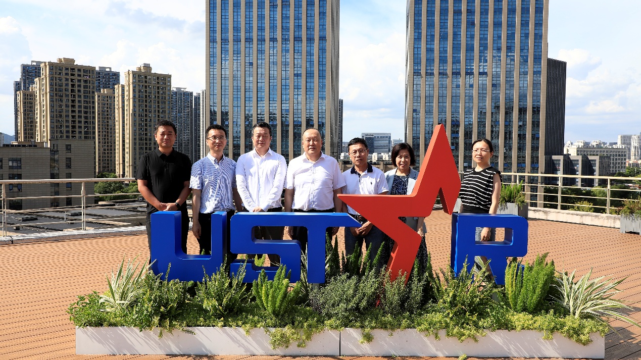 圖片包含 建筑, 戶外, 草, 前
AI 生成的內容可能不正確。